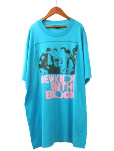 画像2: 1990's "NEW KIDS ON THE BLOCK"  Print Tee　size L - XL (表記 XL) (2)