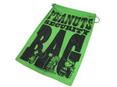 画像4: 1970's UNITED FEATURE SYNDICATE INC. "PEANUTS"  Cotton Bag  GREEN　 85cm x 57.5cm (4)