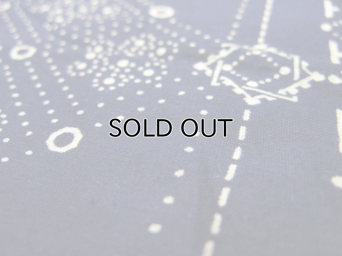 画像4: OLD BANDANNA  one washed　NAVY  55 x 52.5 cm (4)