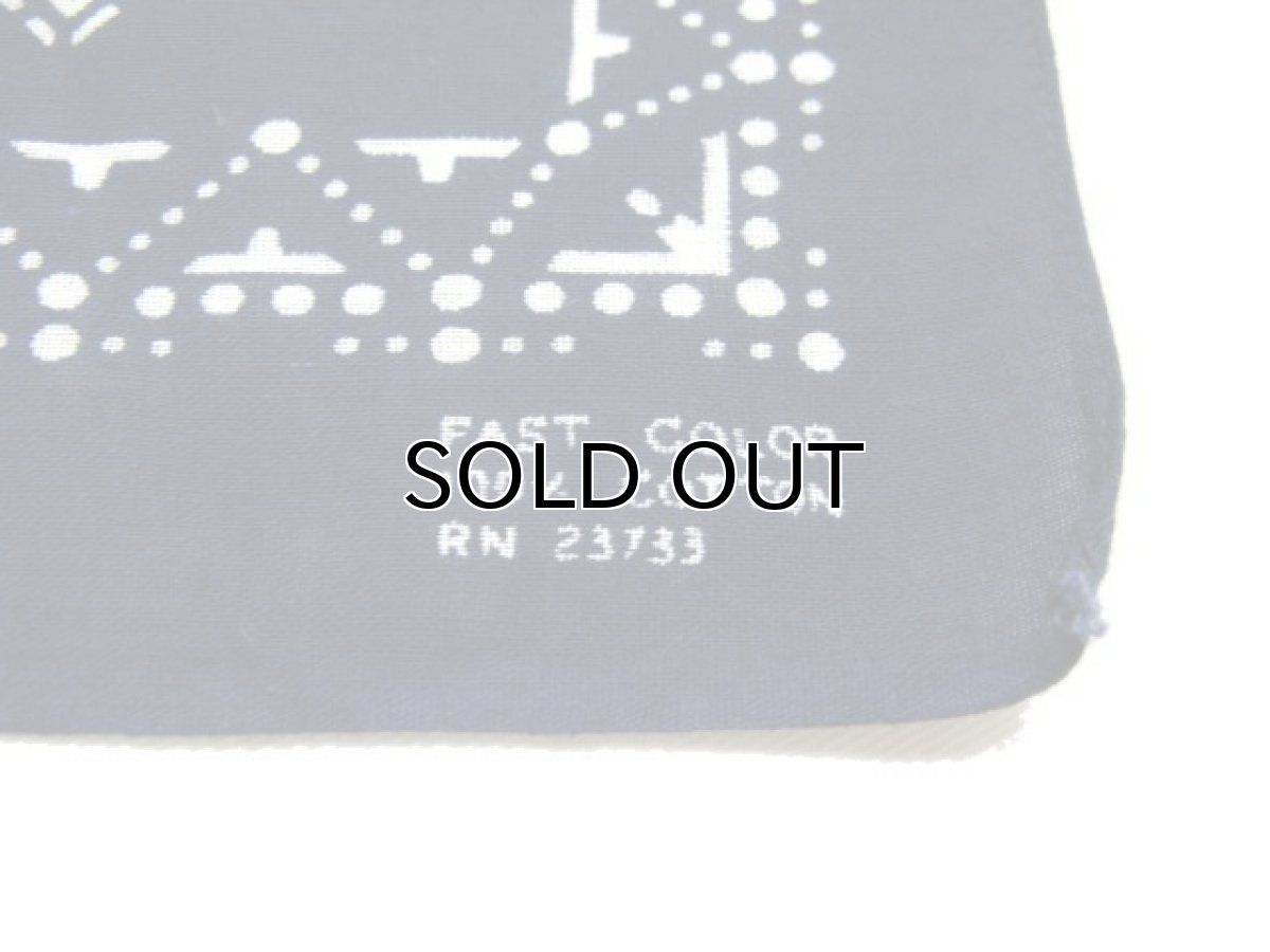 画像2: OLD BANDANNA  one washed　NAVY  55 x 52.5 cm (2)