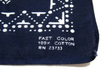 画像2: OLD BANDANNA  one washed　NAVY  55 x 52.5 cm (2)