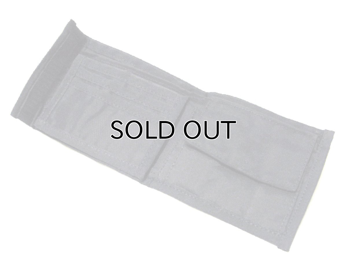 画像4: "LOWE ALPINE" Half Fold Wallet　BLUE　13 cm x 11.5 cm (4)