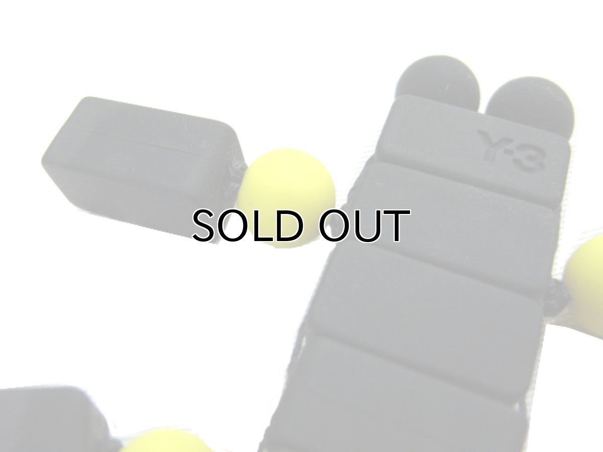 画像2: Y-3 YOHJI YAMAMOTO "Frog" Keychain color : Black / Yellow (2)