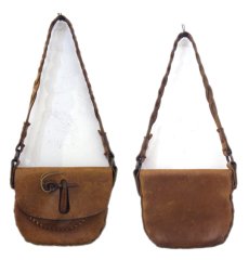 画像2: 1970's Leather Craft Shoulder Bag with Wood Key　color : Lt. Brown (2)