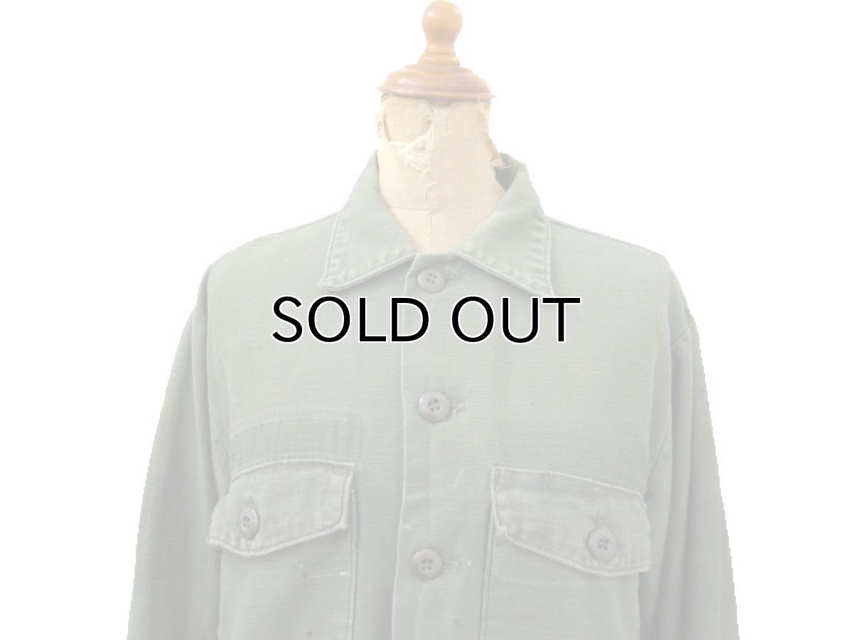 画像3: 1970's U.S.Military L/S Cotton Fatigue Shirts "Painted" OLIVE size M - L (表記 15 1/2 x 35) (3)