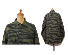 画像2: Tiger Stripe Camouflage L/S Shirts　one-washed　Olive / Black / Brown　size S - M (表記 14 1/2) (2)