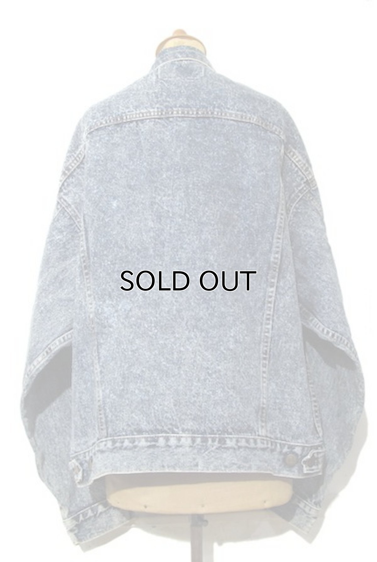 画像3: 1990's Levi's 70507-0229 Chemical Wash Denim Jacket -made in USA- Blue Denim (light color) size XL (3)