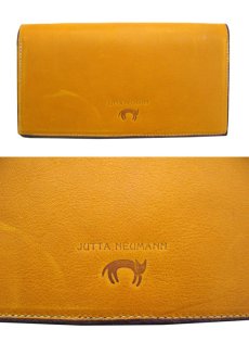 画像2: "JUTTA NEUMANN" Leather Wallet "the Waiter's Wallet"  color : Mustard / Purple 長財布 (2)