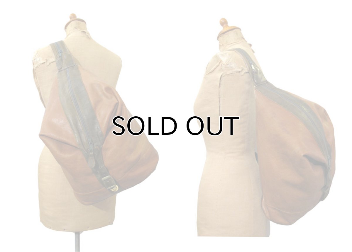 画像2: "SIMON OF CALIFORNIA" Two-Tone Leather Shoulder Bag　Brown / Green (2)