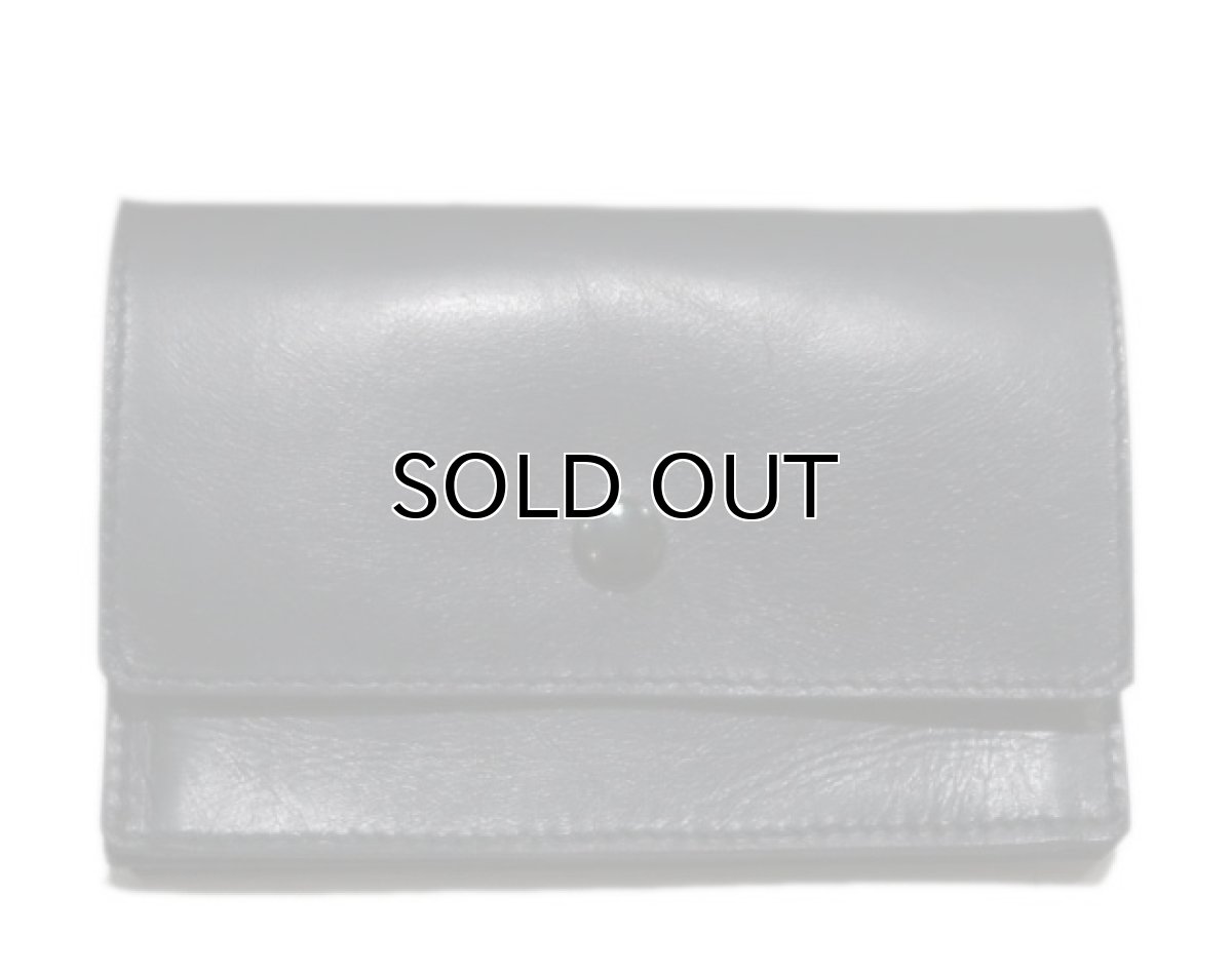 画像2: "JUTTA NEUMANN" Leather Wallet "the Waiter's Wallet"  Medium Size　color : Black / Yellow (2)