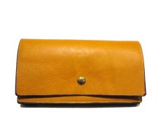 画像2: "JUTTA NEUMANN" Leather Wallet "the Waiter's Wallet"  color : Mustard / Grey　長財布 (2)