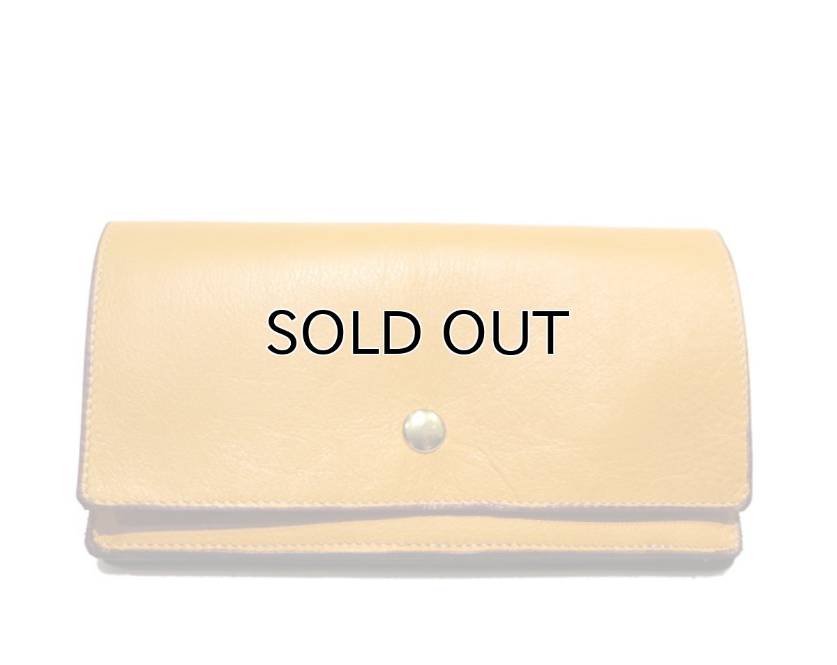 画像2: "JUTTA NEUMANN" Leather Wallet "the Waiter's Wallet"  color : Mustard / Magenta　長財布 (2)