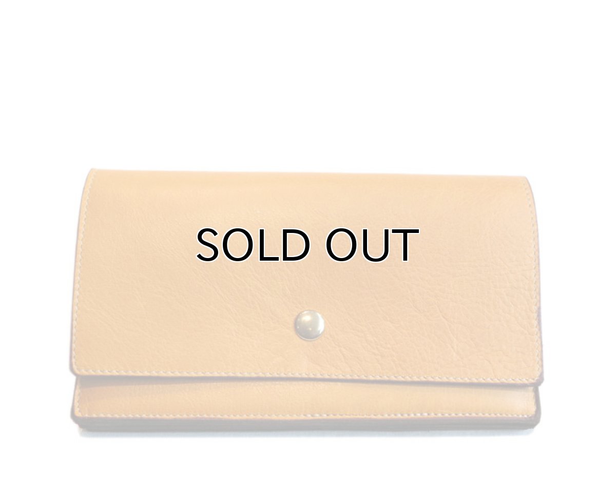 画像2: "JUTTA NEUMANN" Leather Wallet "the Waiter's Wallet"  color : Mustard / Violet　長財布 (2)