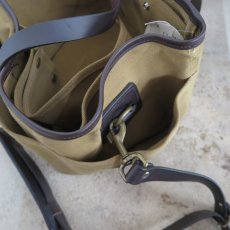 画像7: FILSON Rugged Twill Utility Bag　未使用品　TAN (7)