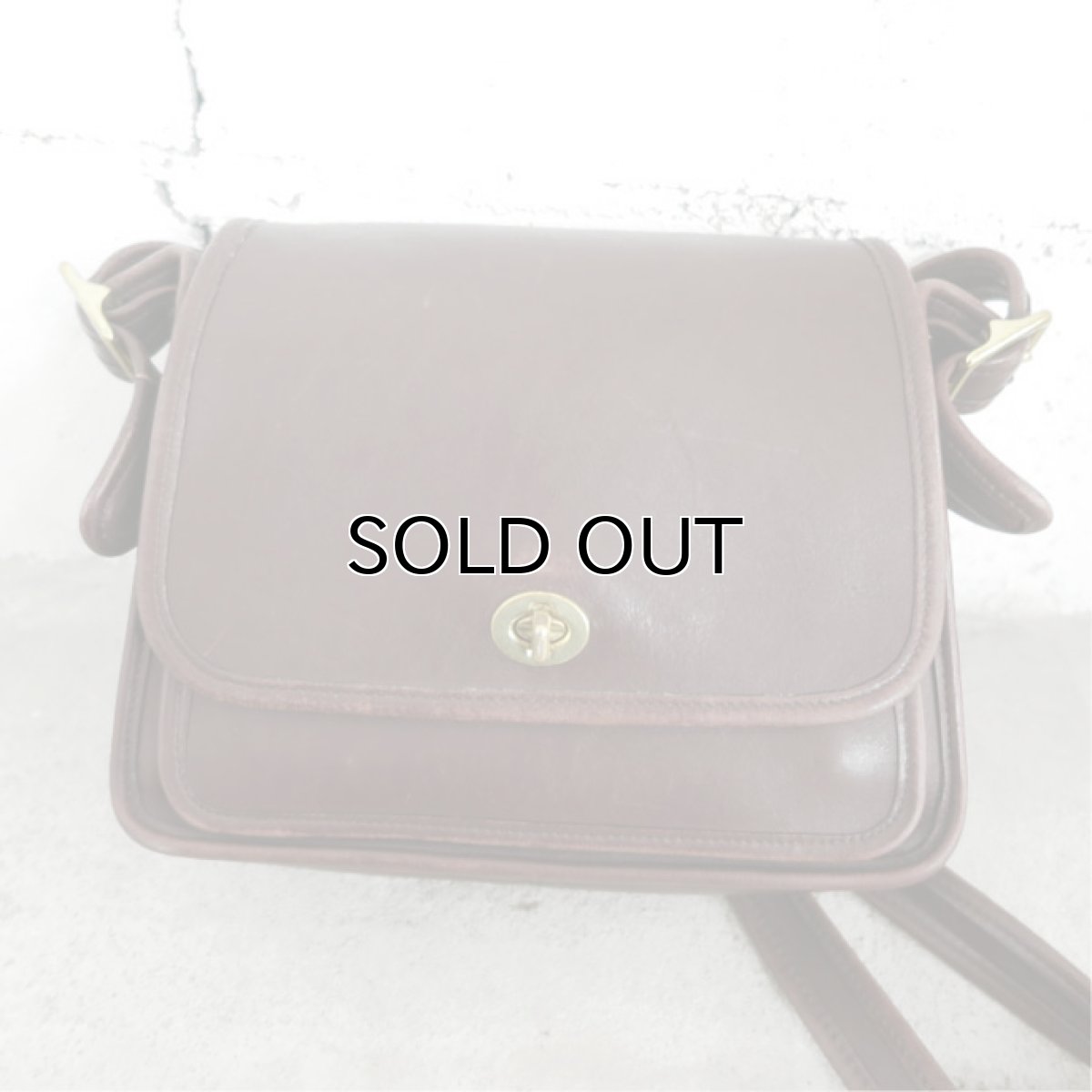 画像2: 1980-90's OLD COACH Leather Shoulder Bag 　BROWN (2)