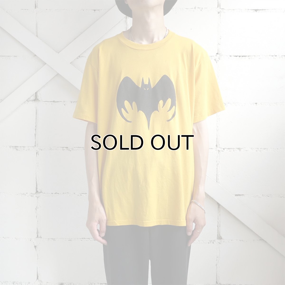 画像2: 1980's "BAT LOGO" Foam Print T-Shirt　YELLOW　size L (2)
