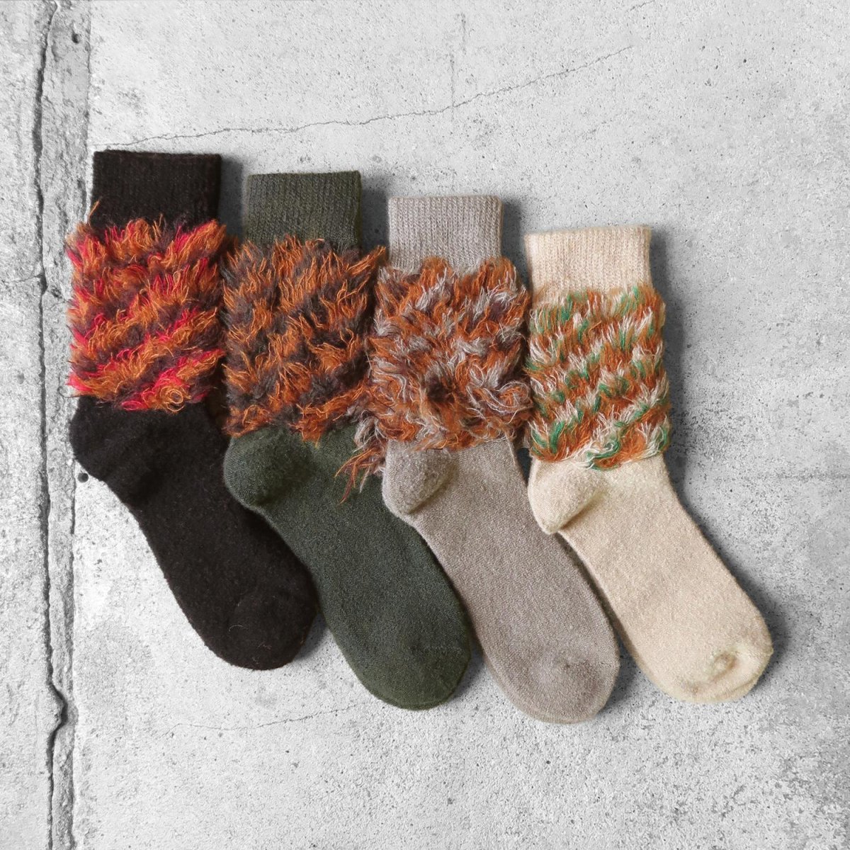 画像2: SHOWATABÉ "MULTI COLOR SHAGGY SOCKS" -the poem exclusive-　size MEN'S FREE (2)