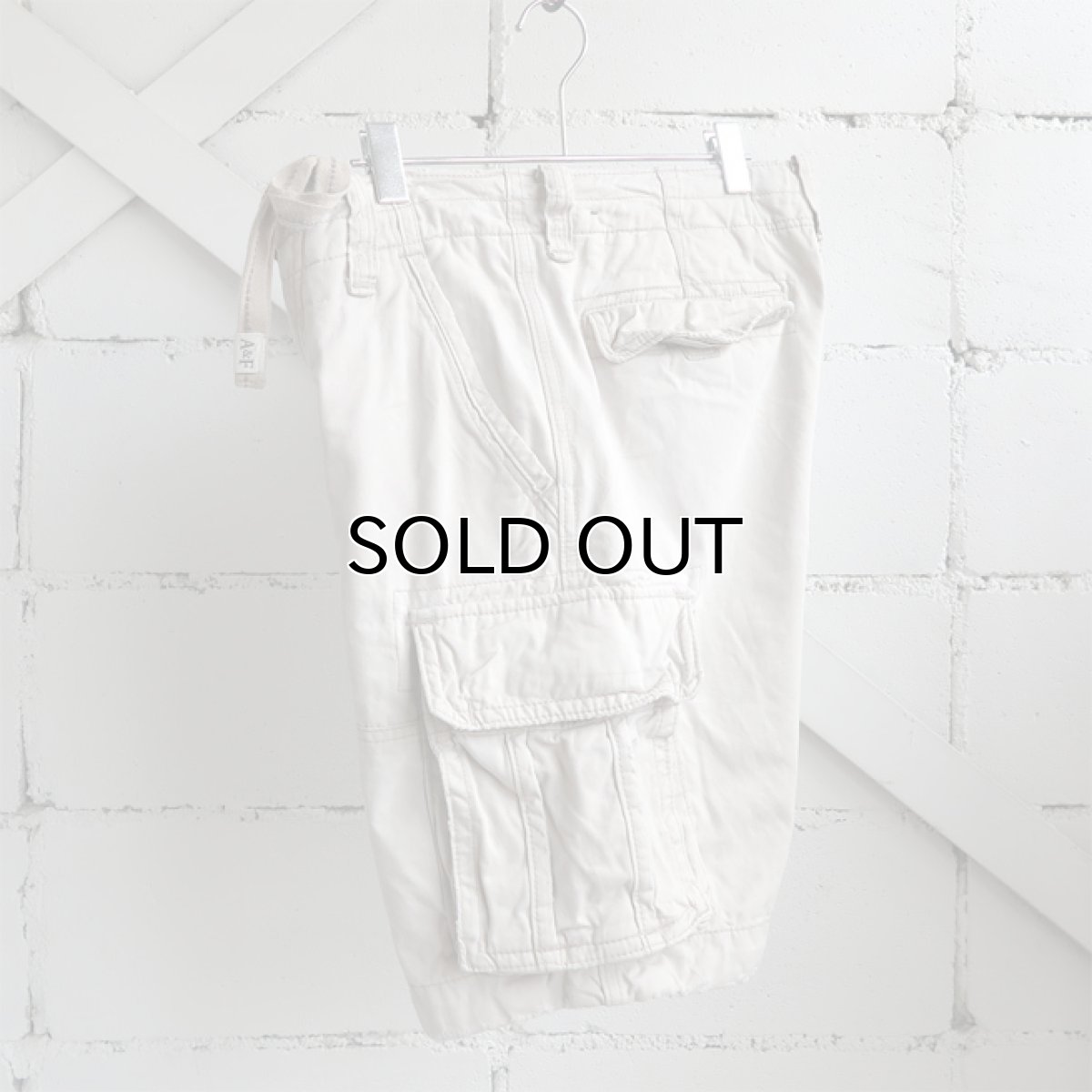 画像2: "Abercrombie & Fitch" Chino Cargo Shorts　IVORY　size W34INCH (2)