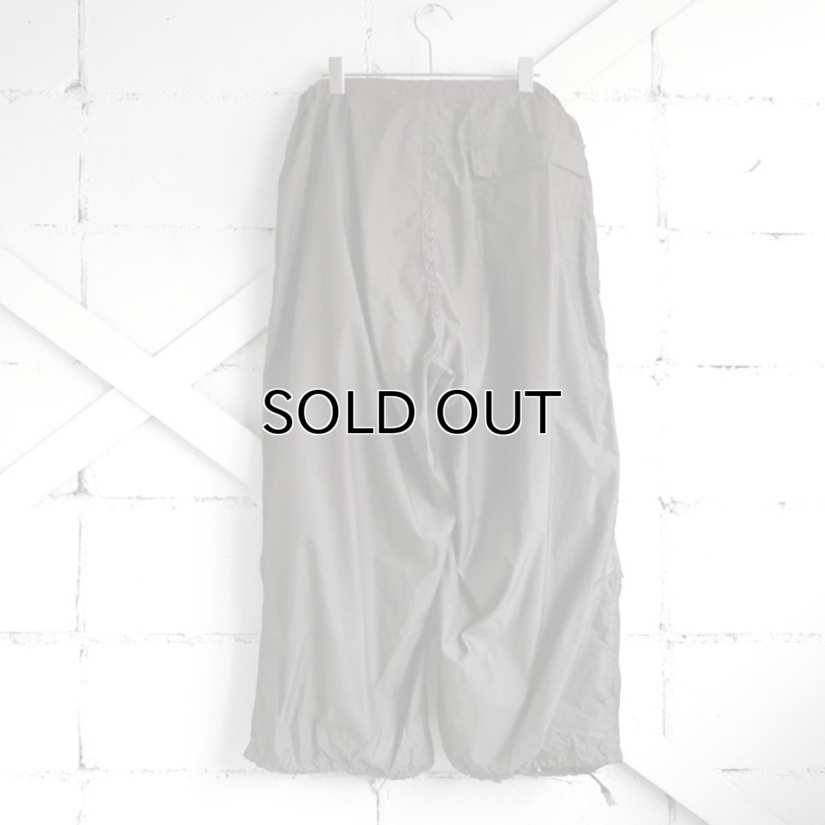 画像2: 1990's U.S. ARMY Snow Camouflage Over Trousers  -Over Dyed-　CHARCOAL　size MEDIUM-SHORT (2)