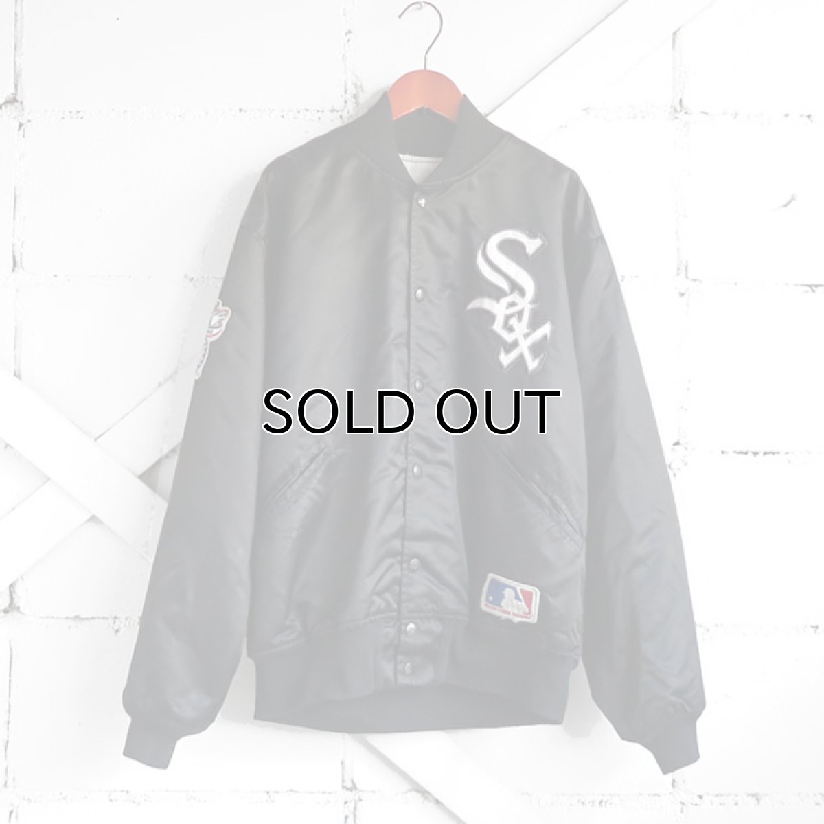 画像1: 1980's MLB "CHICAGO WHITE SOX" Nylon Satin Stadium Jacket　BLACK　size MEDIUM (1)