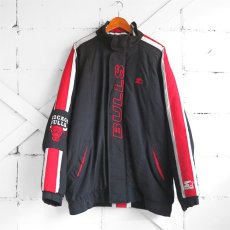 画像1: 1990's STARTER "CHICAGO BULLS" Nylon Paffer  Jacket　BLACK　size XL-XXL (1)