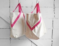 画像2: Riprap "A TOTE" -STUDIO MADE-　color NATURAL/FUCHSIA　size MEDIUM, LARGE (2)