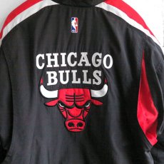 画像7: 1990's STARTER "CHICAGO BULLS" Nylon Paffer  Jacket　BLACK　size XL-XXL (7)