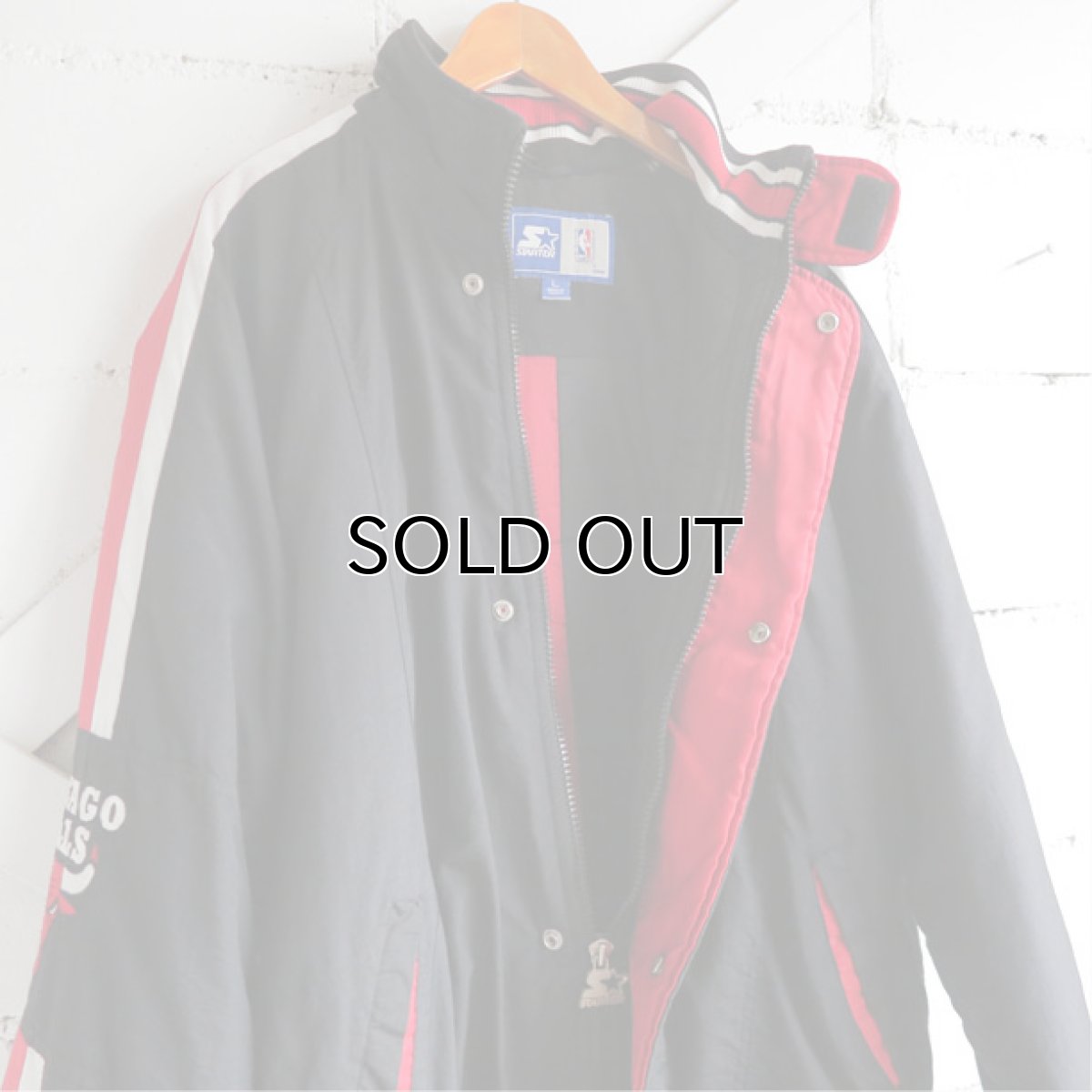 画像8: 1990's STARTER "CHICAGO BULLS" Nylon Paffer  Jacket BLACK size XL-XXL (8)