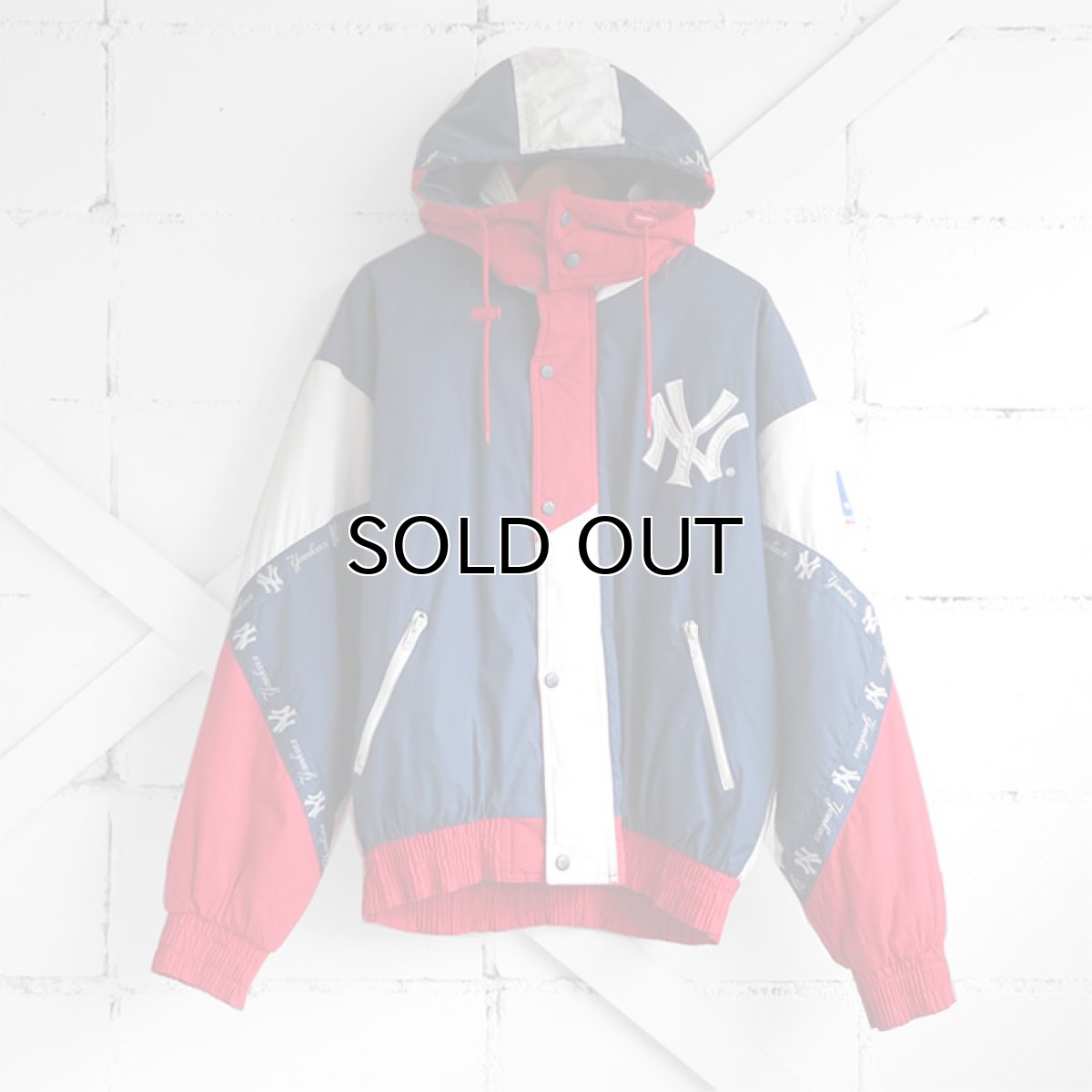 画像1: 1990's PRO PLAYER "NEW YORK YANKEES" Stadium Puffer  Jacket　NAVY/WHITE/RED　size LARGE (1)