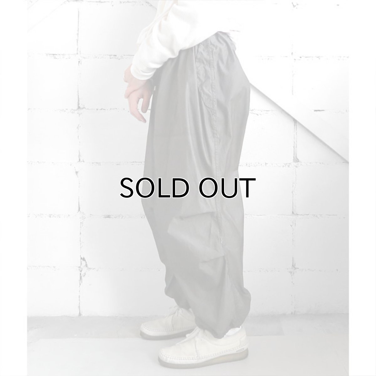 画像4: 1990's U.S. ARMY Snow Camouflage Over Trousers  -Over Dyed-　CHARCOAL　size MEDIUM-SHORT (4)