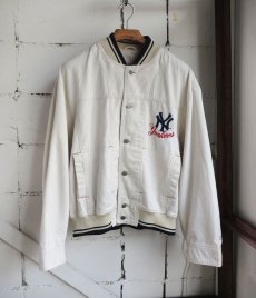 画像1: 1990's MIRAGE "NEW YORK YANKEES" Button Jacket　IVORY　size XXL (1)