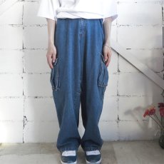 画像2: 1990's~ "TOMMY SPORTS" Baggy Fit Cargo Pants　BLUE DENIM　size W38INCH (2)