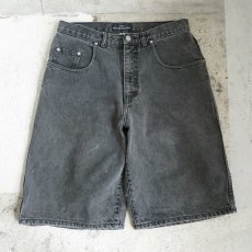 画像1: 1990's "GUESS" Relaxed Fit Denim Shorts　FADED BLACK DENIM　size W31.5INCH (1)