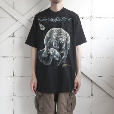 画像2: 1990's "MANATEES" Animal Big Print T-Shirt　BLACK　size XL (2)