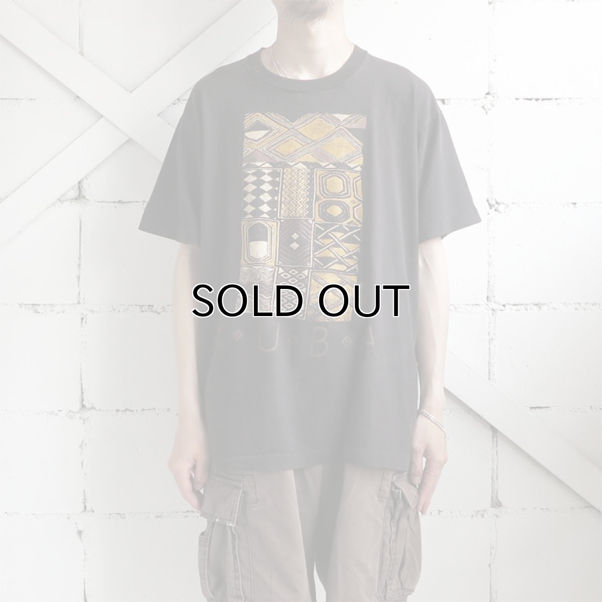 画像2: 1990's "KUBA" Modern  Print T-Shirt　BLACK　size L-XL (2)