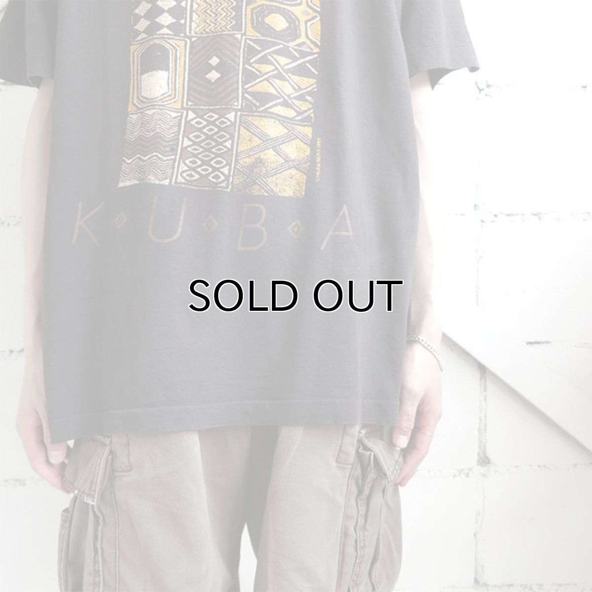 画像4: 1990's "KUBA" Modern  Print T-Shirt　BLACK　size L-XL (4)