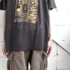 画像4: 1990's "KUBA" Modern  Print T-Shirt　BLACK　size L-XL (4)