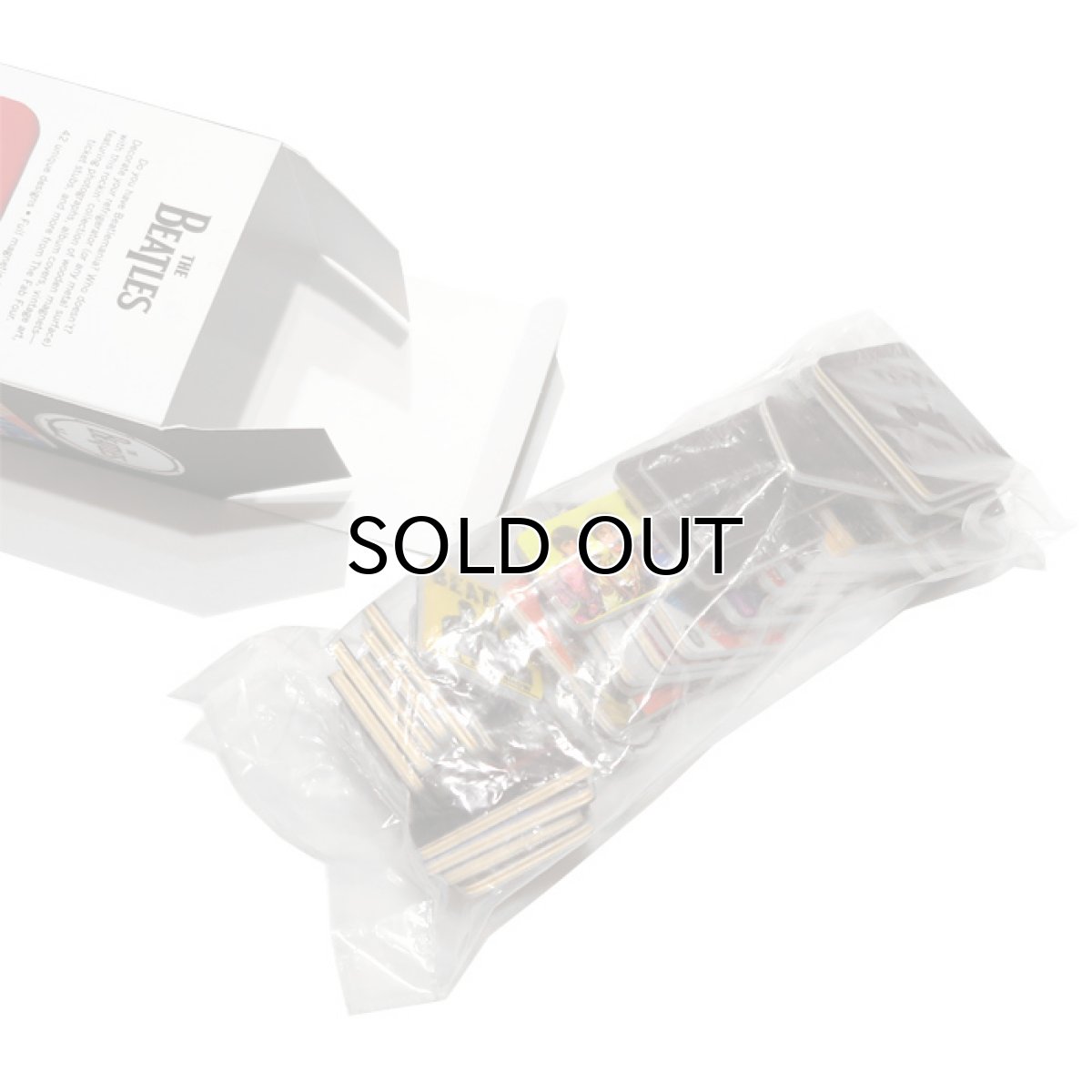 画像2: 新品 THE BEATLES(ビートルズ) Wooden MAGNETIC SHAPES(マグネット) 42piece入り (2)